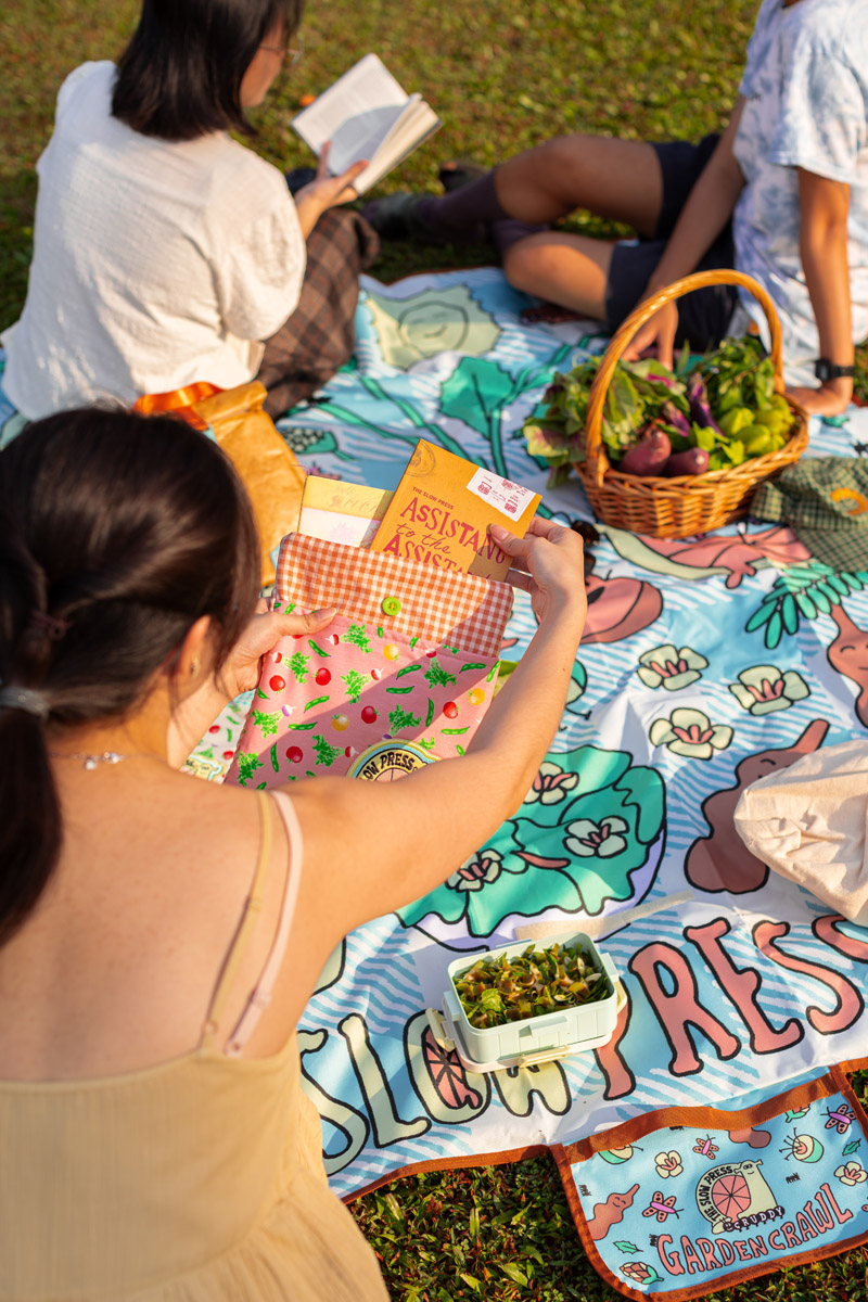 Pink booksleeve in use.
